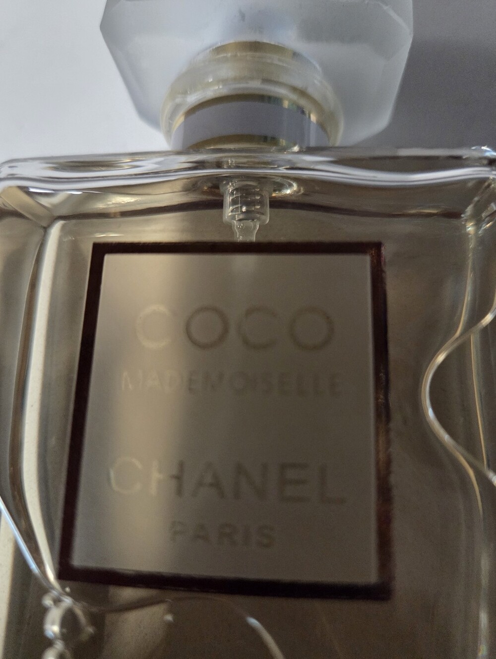 EUC Chanel Coco Mademoiselle 3.4oz Eau De Parfum Spray - Picture 6 of 6